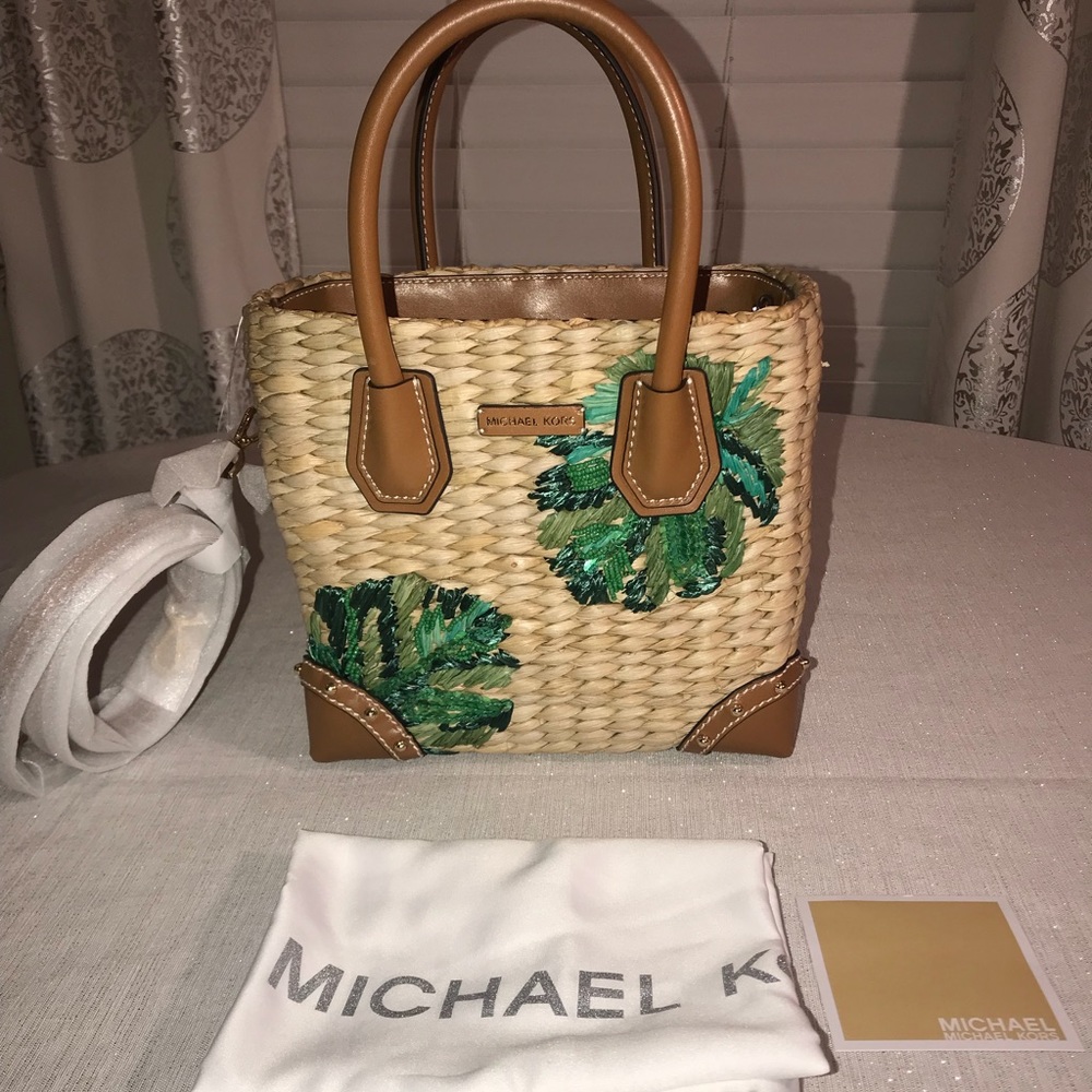 Michael Kors Malibu MD Messenger